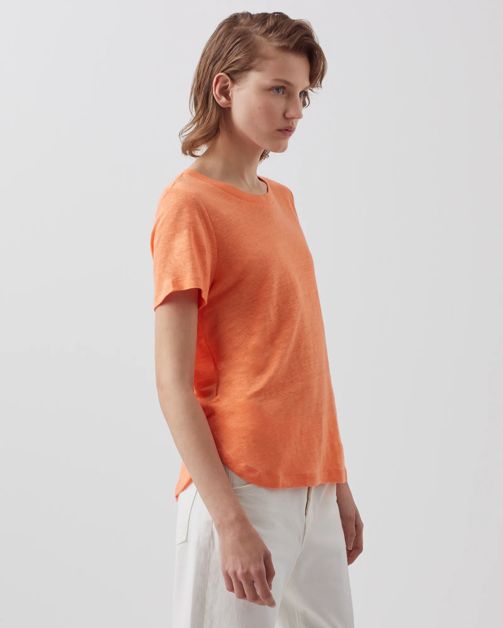AMANDINE  CAMISETA CON CUELLO REDONDO DE LINO SOLID CORAIL ORANGE