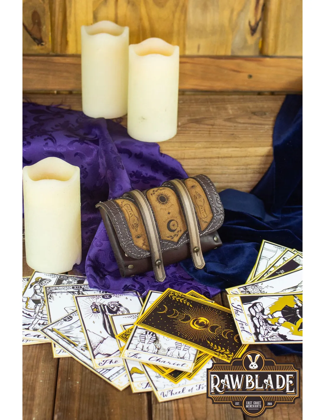 BOLSA Y BARAJA DEL TAROT DEL ENCANTAMIENTO  MARRóN