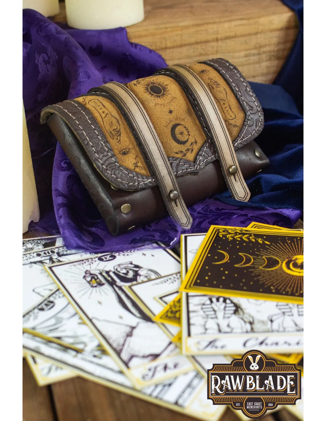 BOLSA Y BARAJA DEL TAROT DEL ENCANTAMIENTO  MARRóN