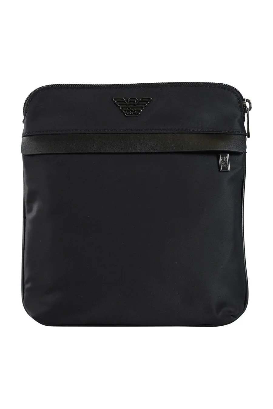 Bolso bandolero negro con minilogo de metal