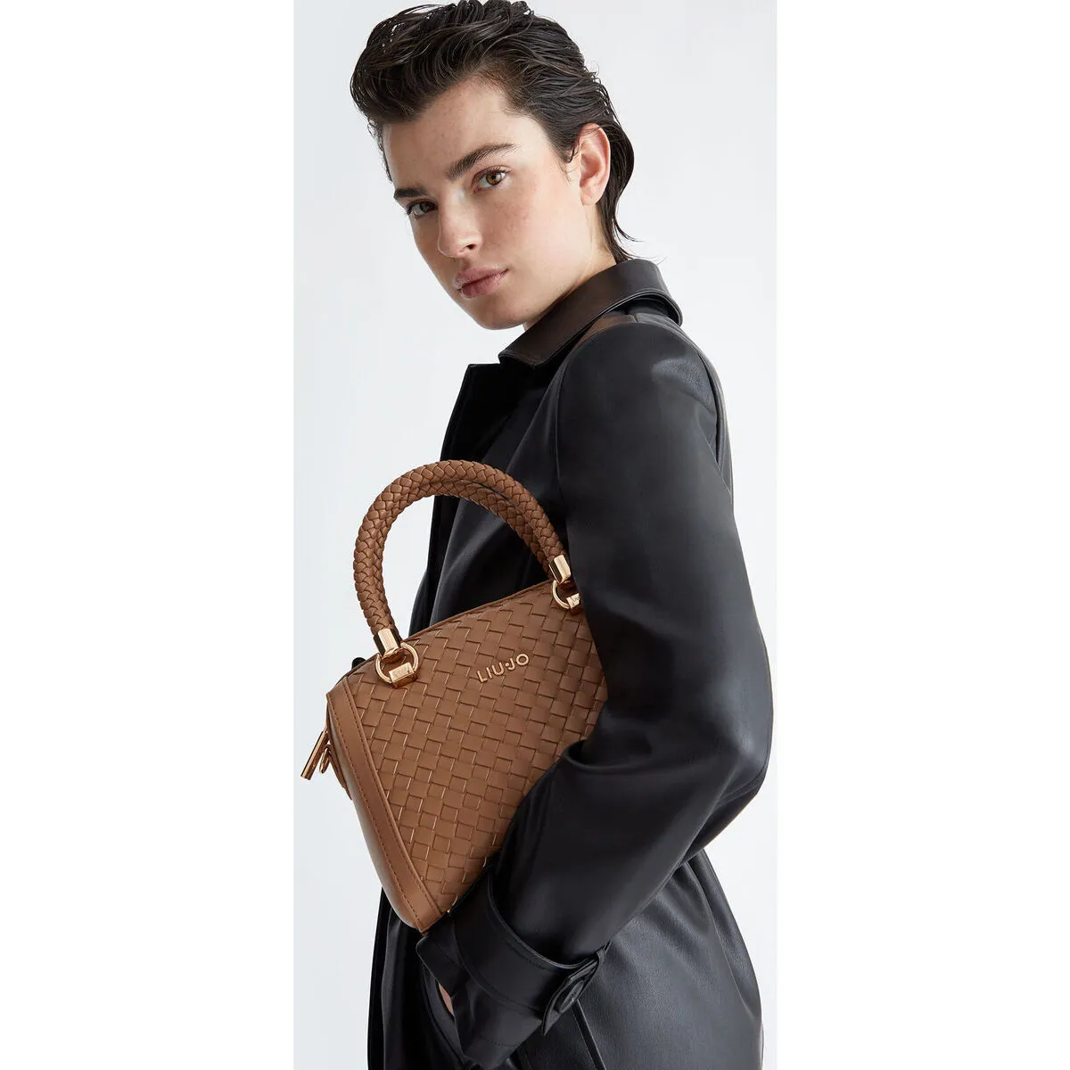 Bolso de mano trenzado