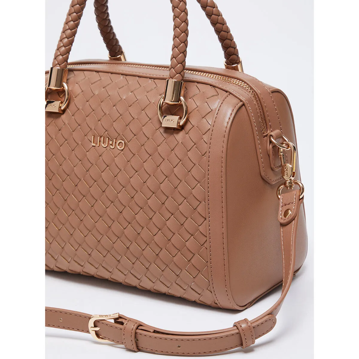 Bolso de mano trenzado
