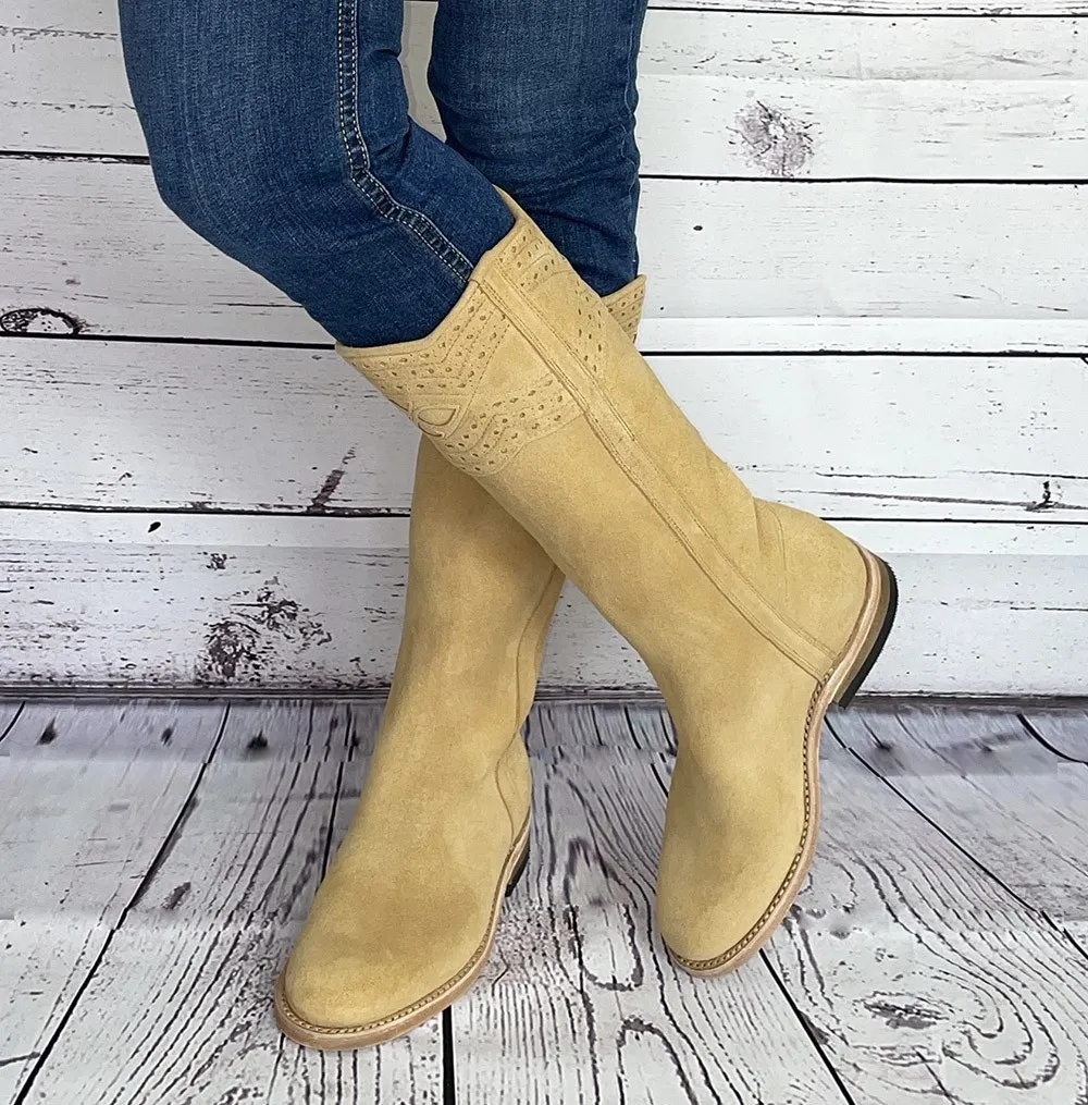 Bota campera piel elegante
