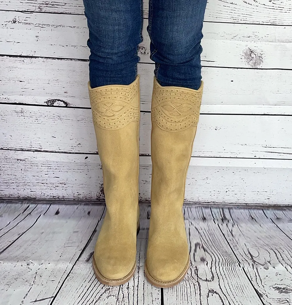 Bota campera piel elegante
