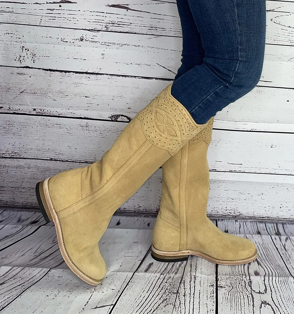 Bota campera piel elegante
