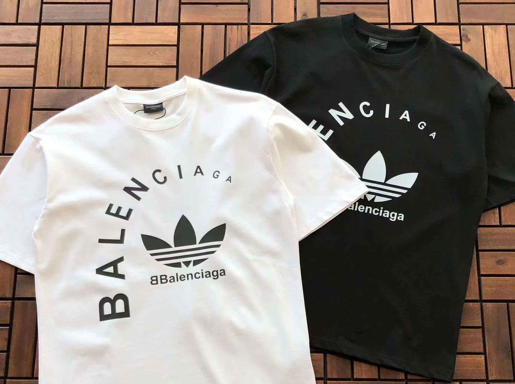 Camiseta Adidas x Balenciaga