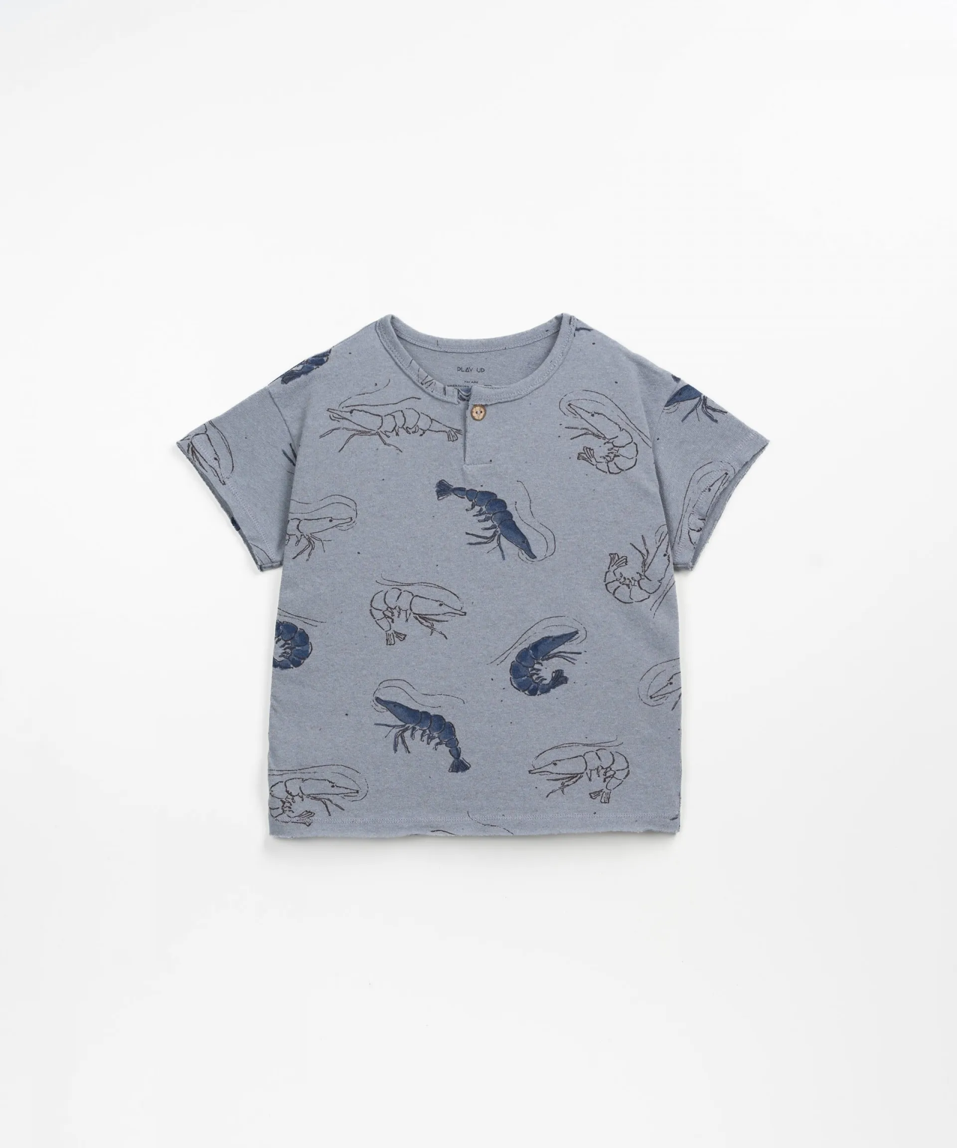 Camiseta con botón de coco | Textile Art