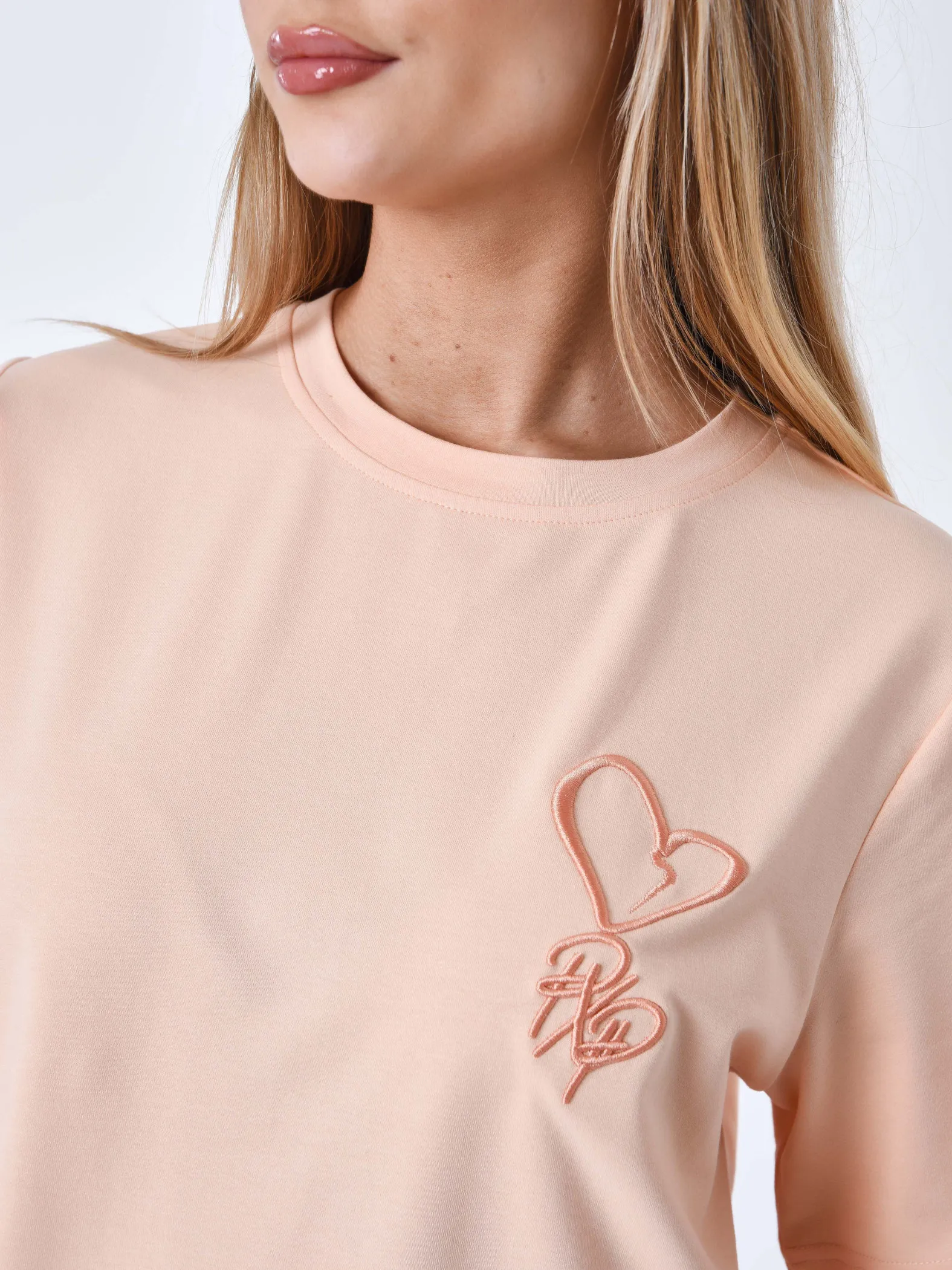 Camiseta corta grande Logotipo del corazón
