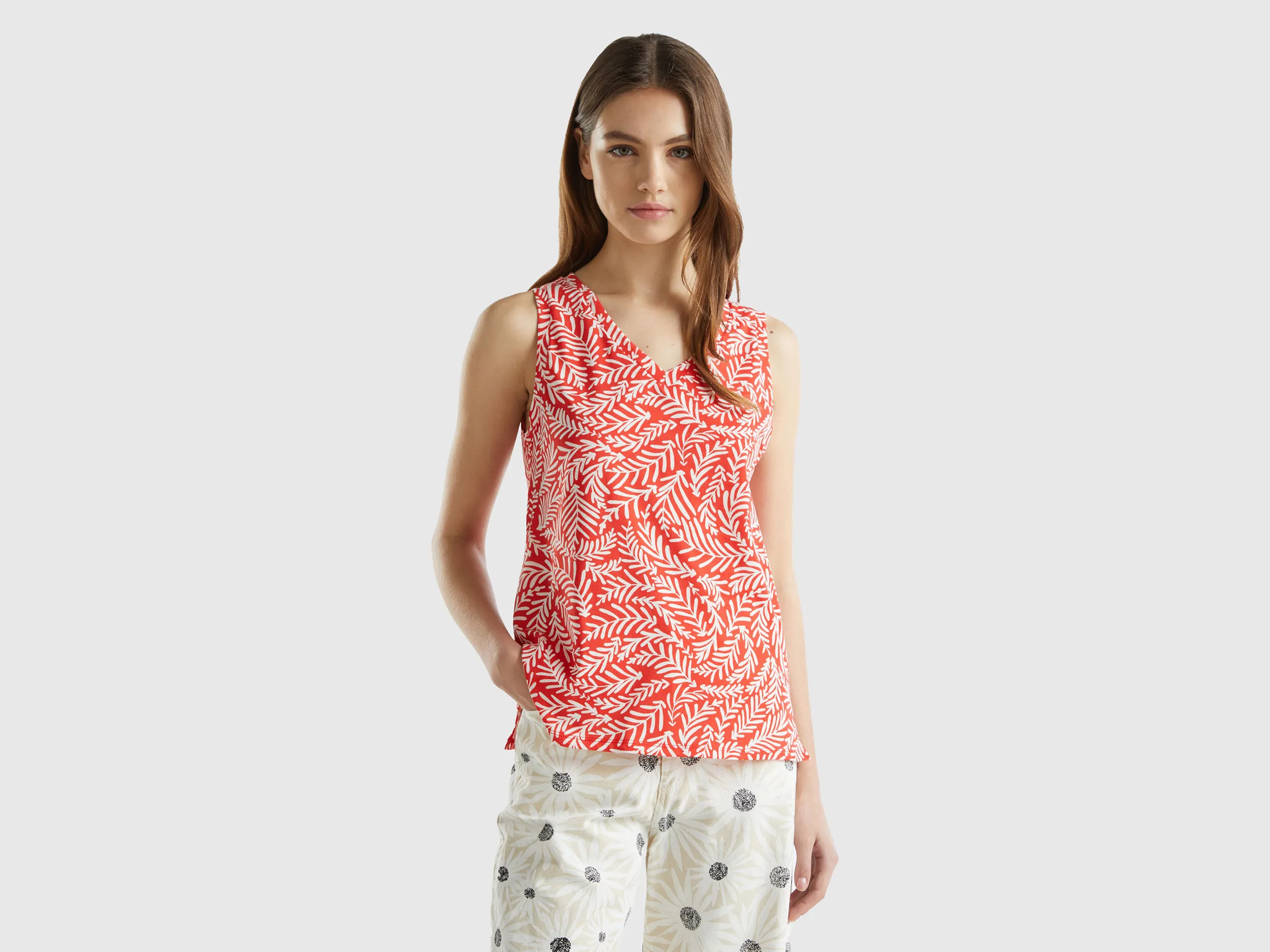 Camiseta de tirantes con estampado tropical