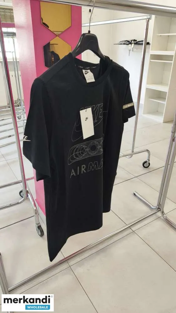 CAMISETA NIKE AIR MAX SOLO NEGRA