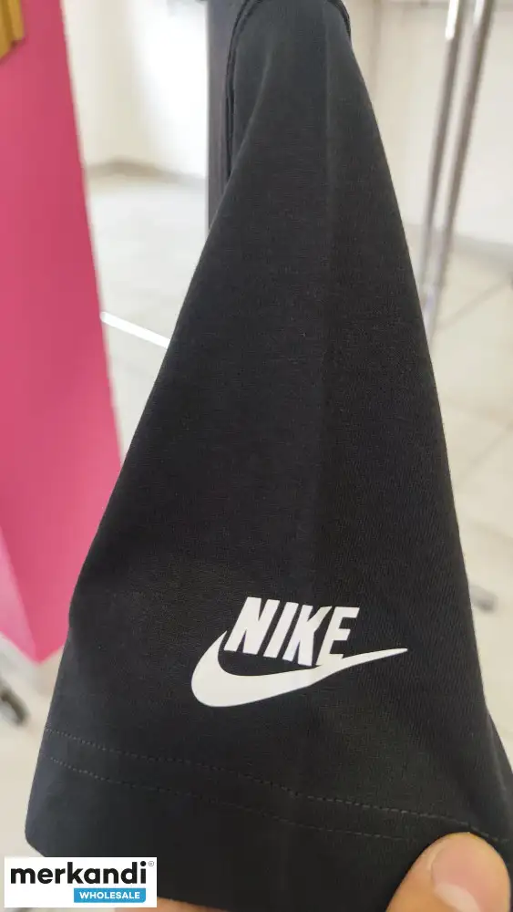 CAMISETA NIKE AIR MAX SOLO NEGRA