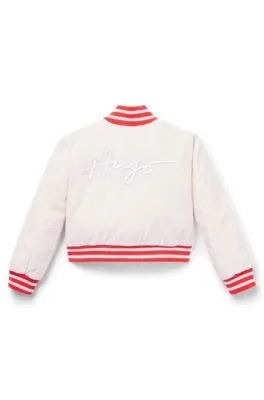 Cazadora bomber para niños con detalles de logo bordados