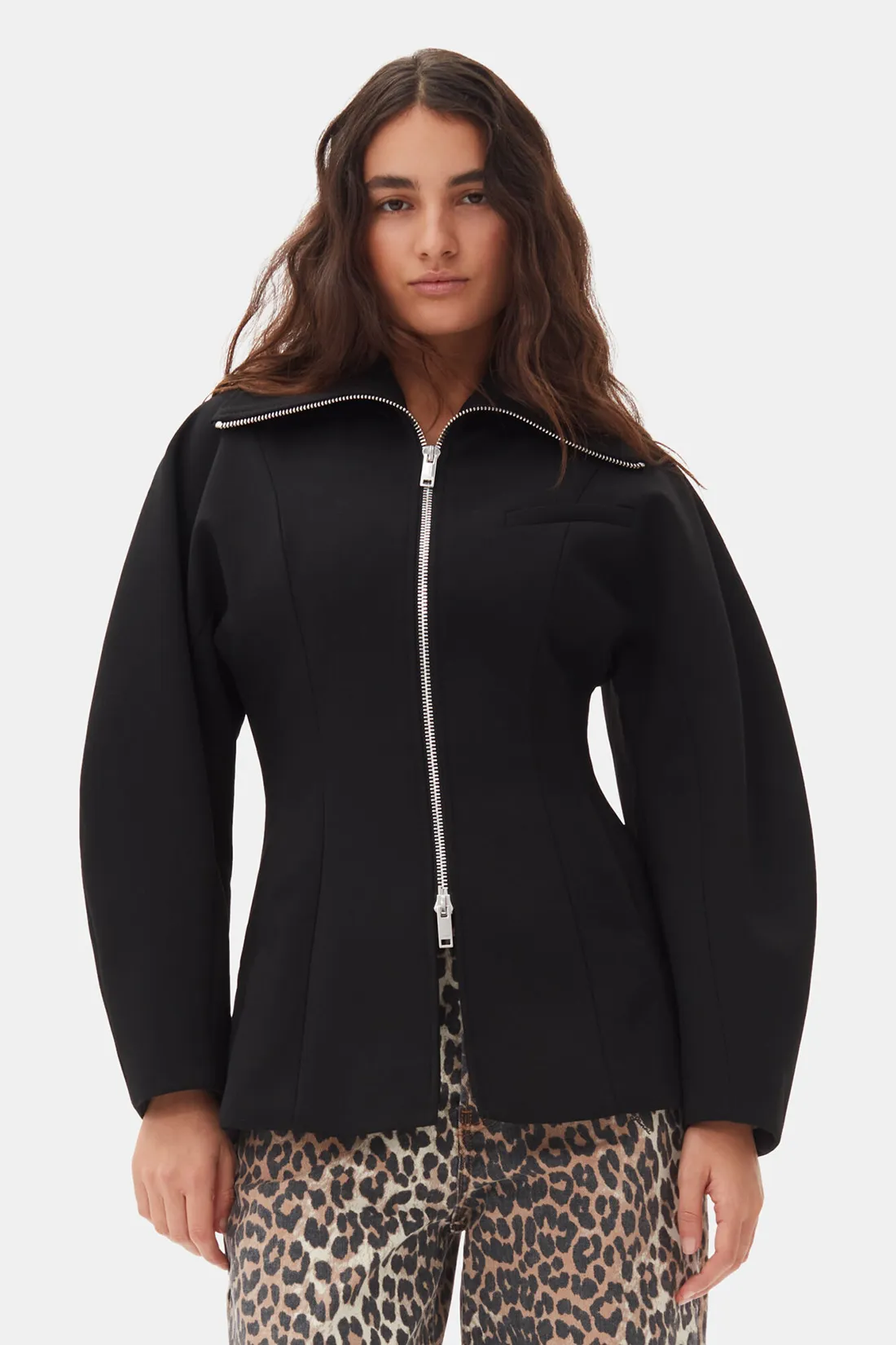 Chaqueta Bonded Crepe Curve Sleeve Ganni