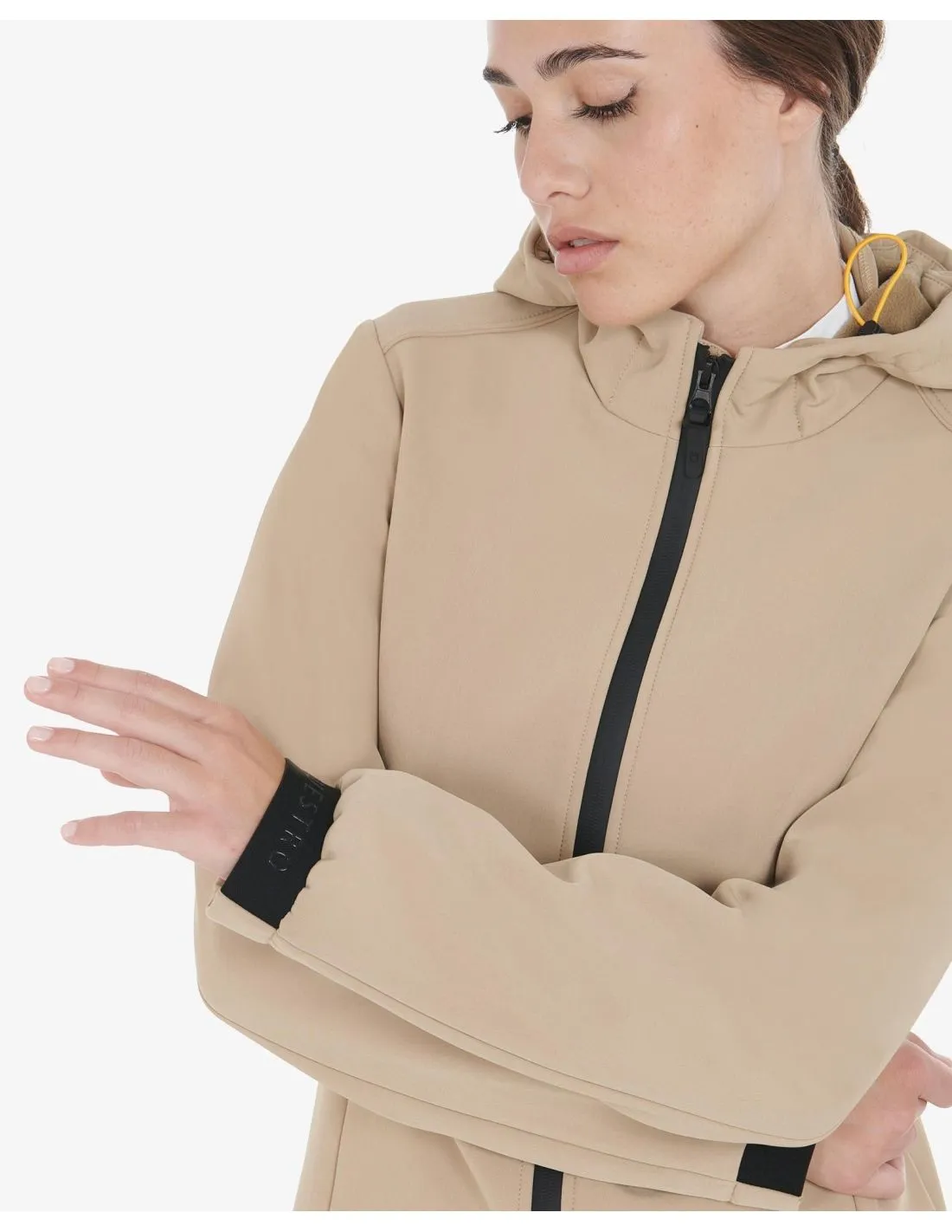 Chaqueta softshell de mujer slim fit con bolsillos ocultos EQUESTRO