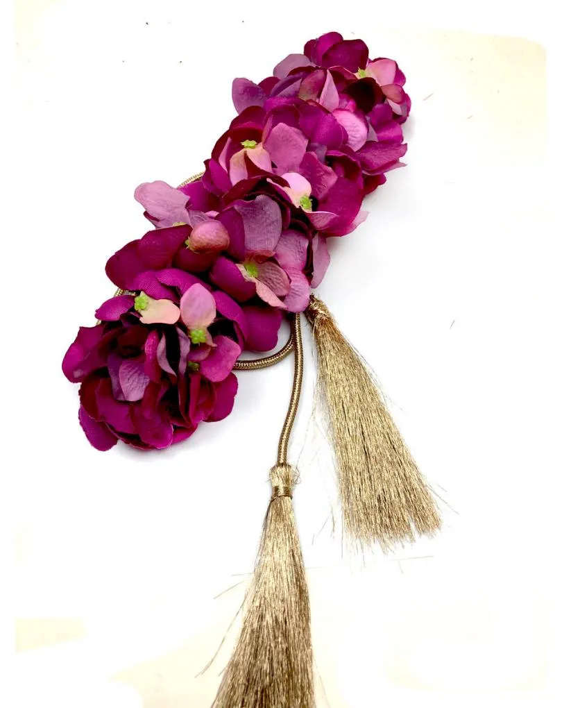 CINTURONES DORADOS CON FLORES CON LOS QUE ESTARA FABULOSA