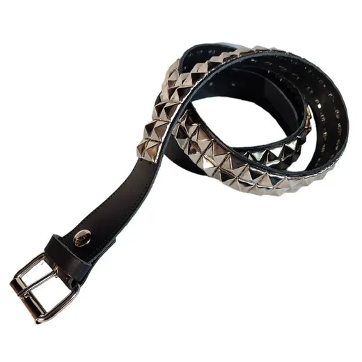 Cinturón de piel tachuelas