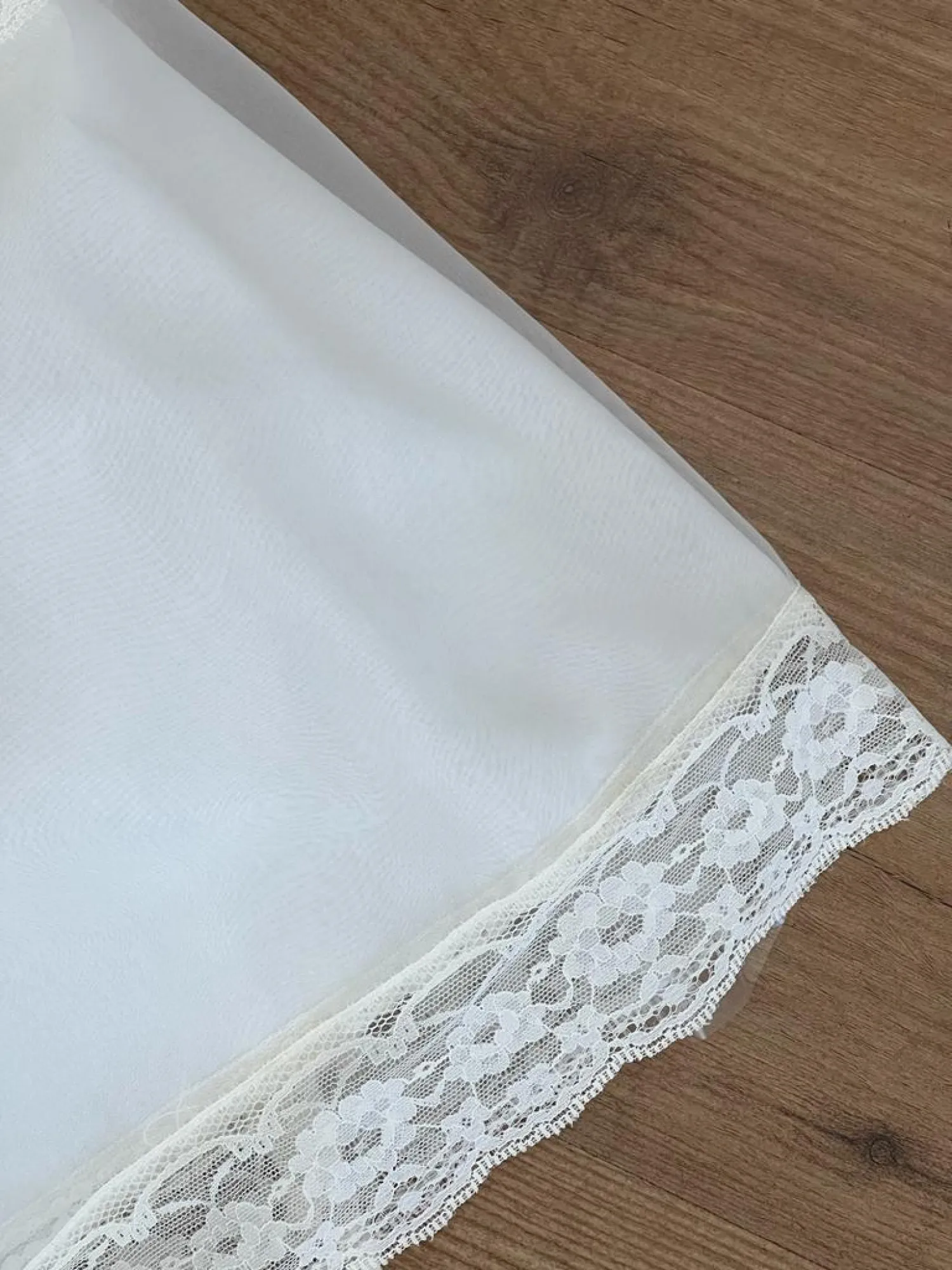 Conjunto para bautizo. Faldon y capota talla 6 meses.