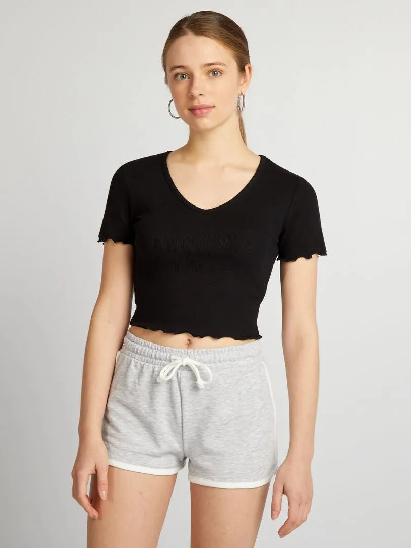 CROPTOP CON BORDES ONDULADOS  NEGRO