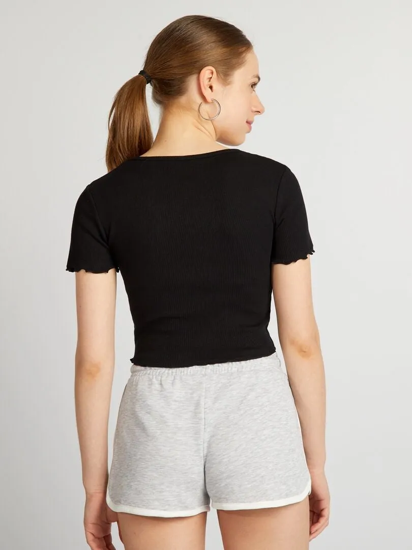 CROPTOP CON BORDES ONDULADOS  NEGRO