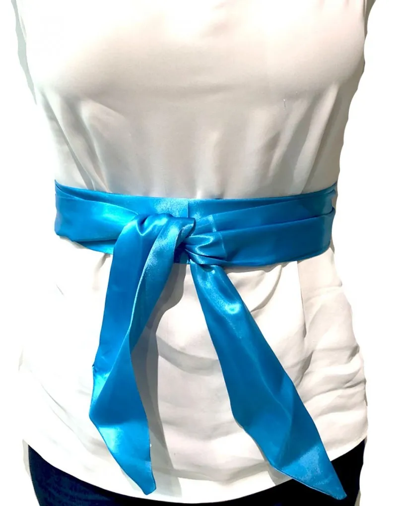 FAJINES AZULES, COMPLEMENTO IDEAL PARA DECORAR TU VESTIDO