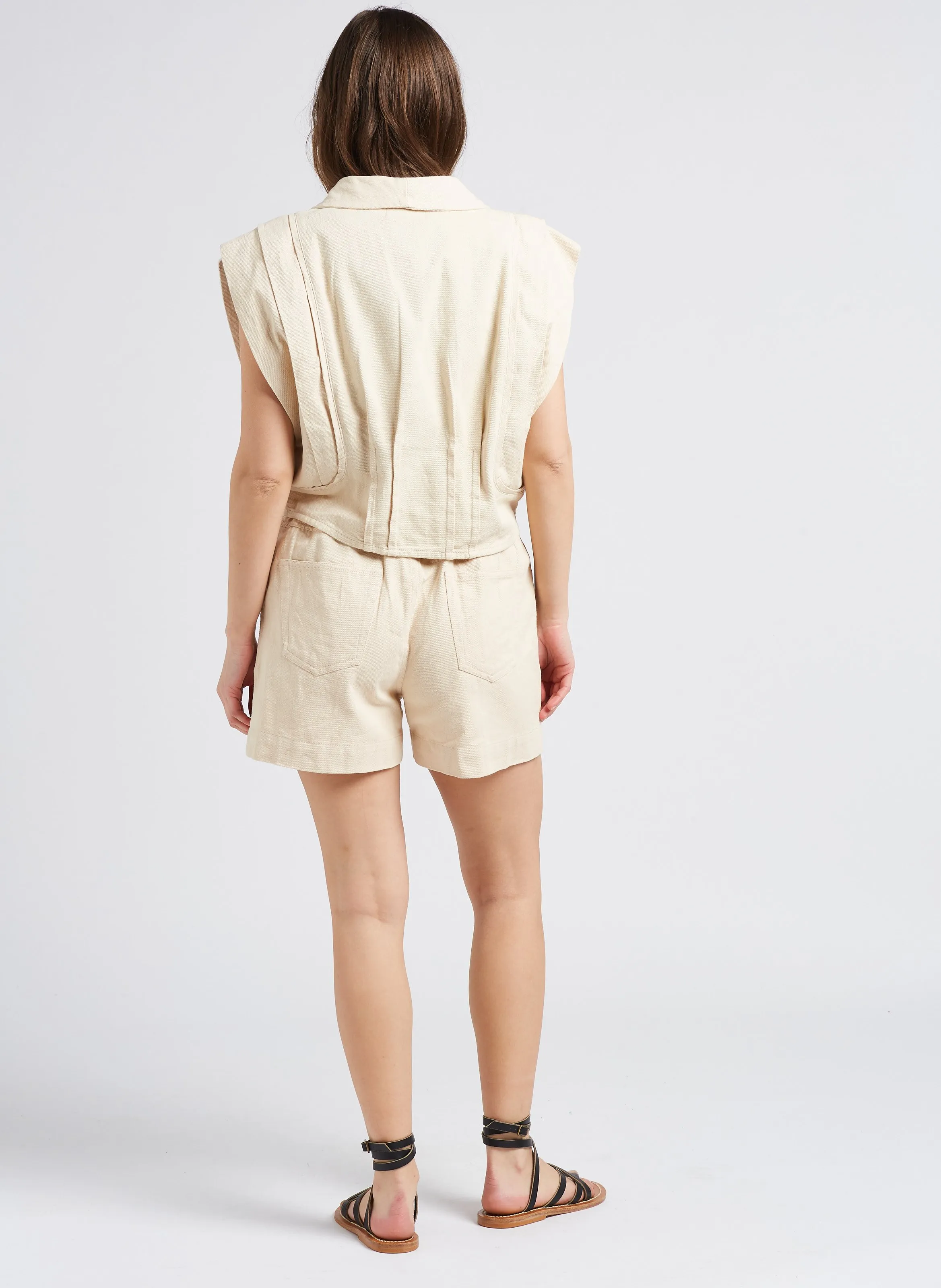 JANE  CHAQUETA DE ALGODóN CON CUELLO DE PICO EN BEIGE