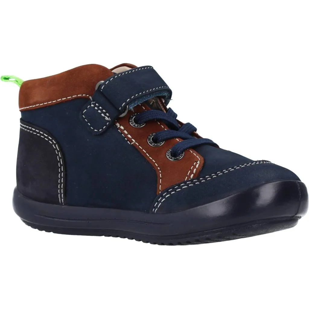 KICKERS