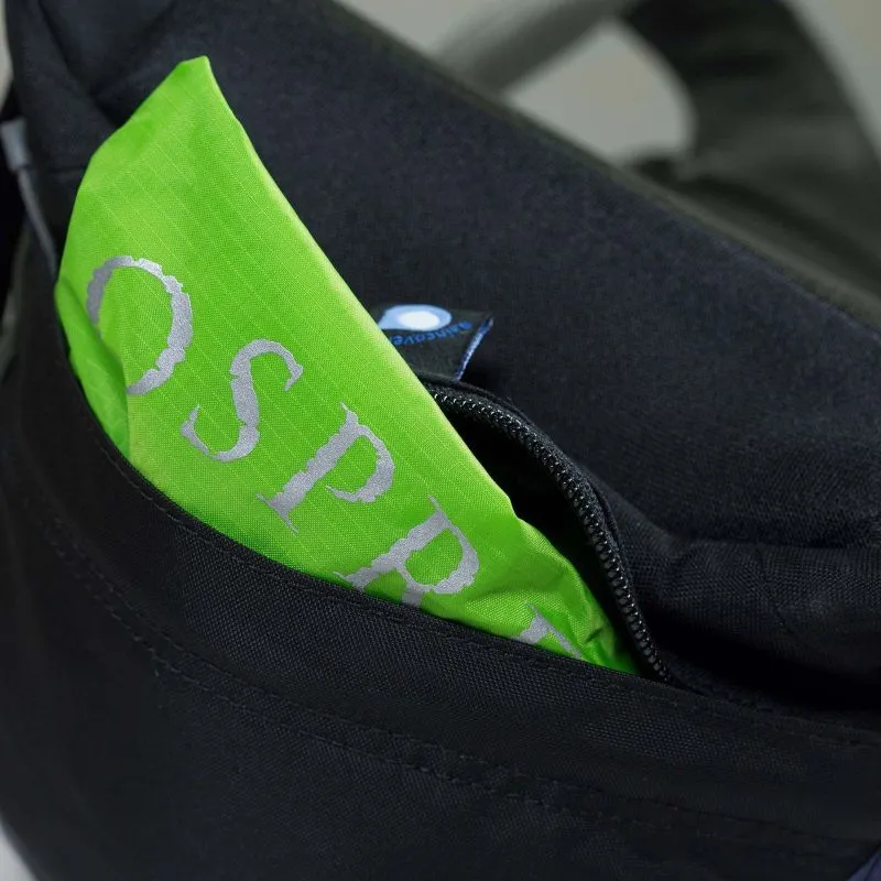 Mochila Osprey Hikelite 18 (Gris Shiitake)