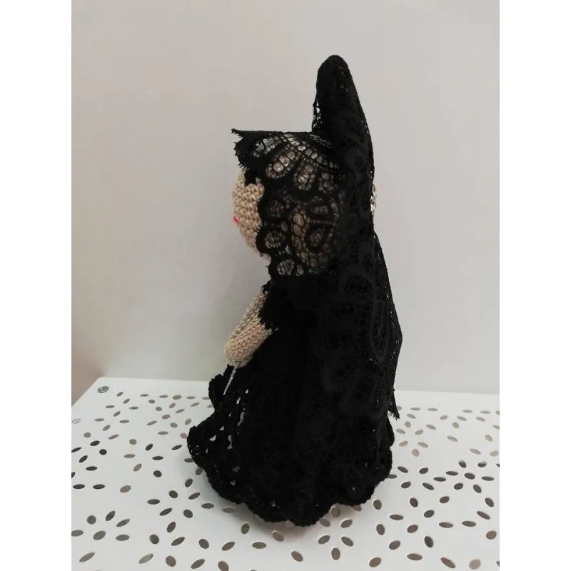 Muñeca ganchillo Mantilla