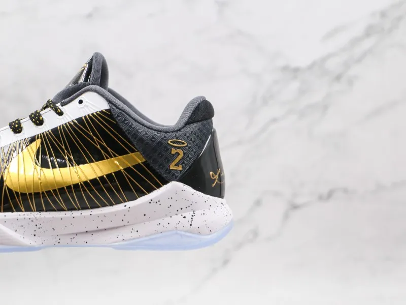 Nike Kobe 11 EM  Modelo 111H