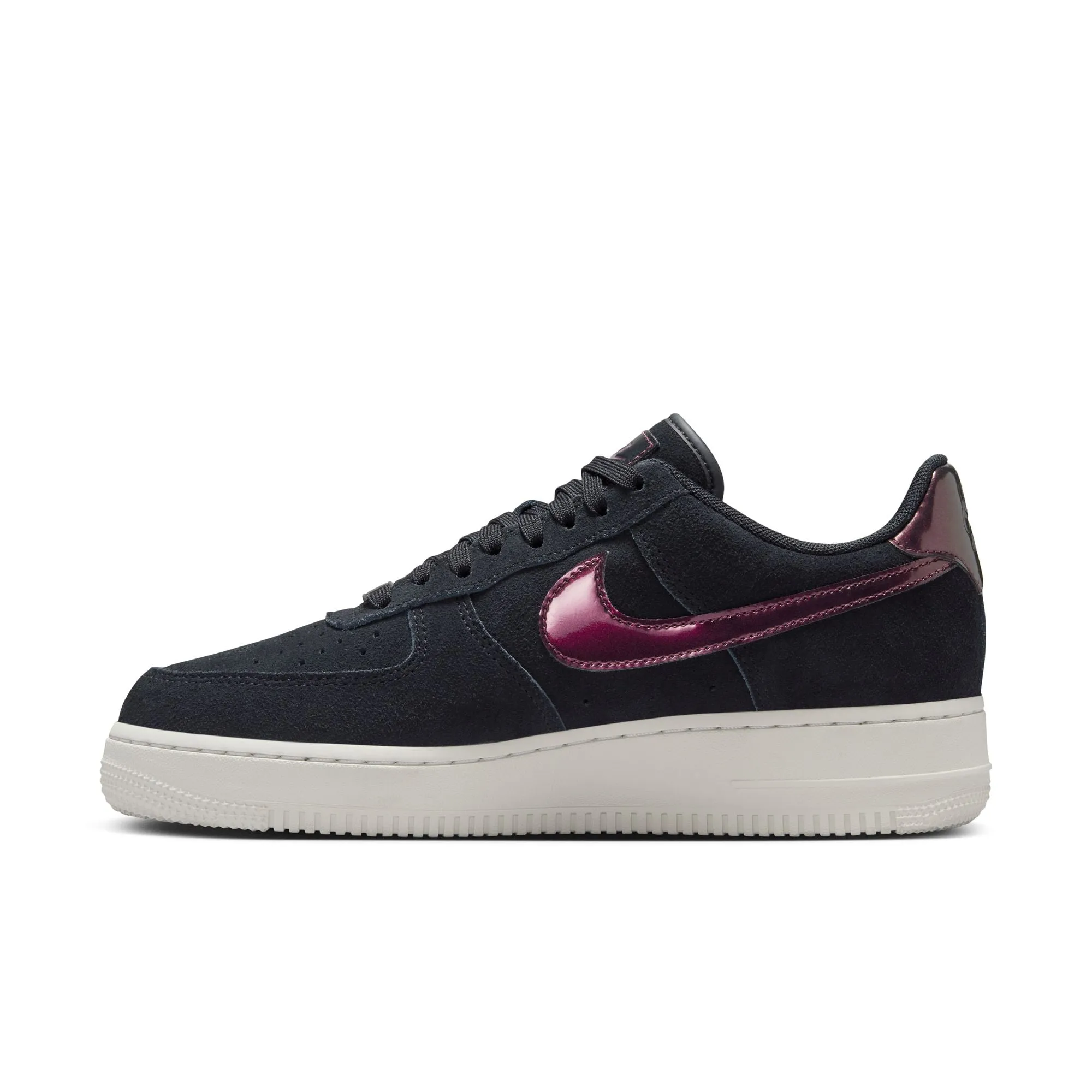NIKE WOMEN AIR FORCE 1 '07 SE BLACK/BLACKSUMMIT WHITENIGHT MAROON