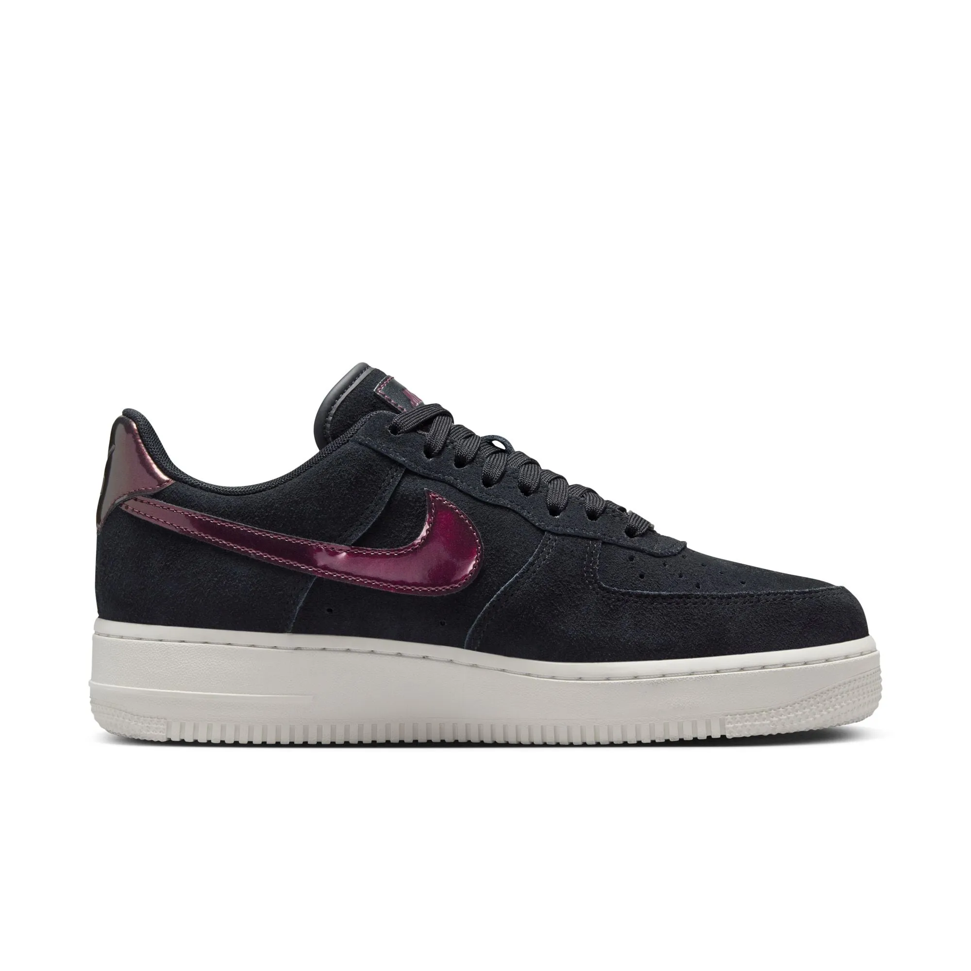 NIKE WOMEN AIR FORCE 1 '07 SE BLACK/BLACKSUMMIT WHITENIGHT MAROON