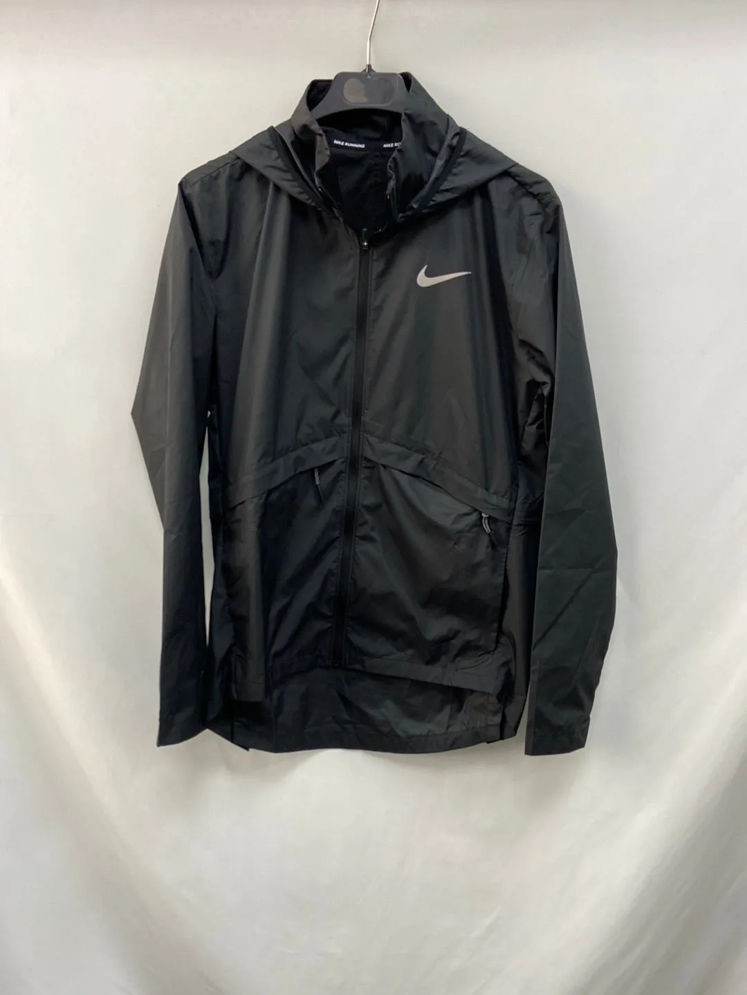 NIKE.Cortavientos impermeable T.s