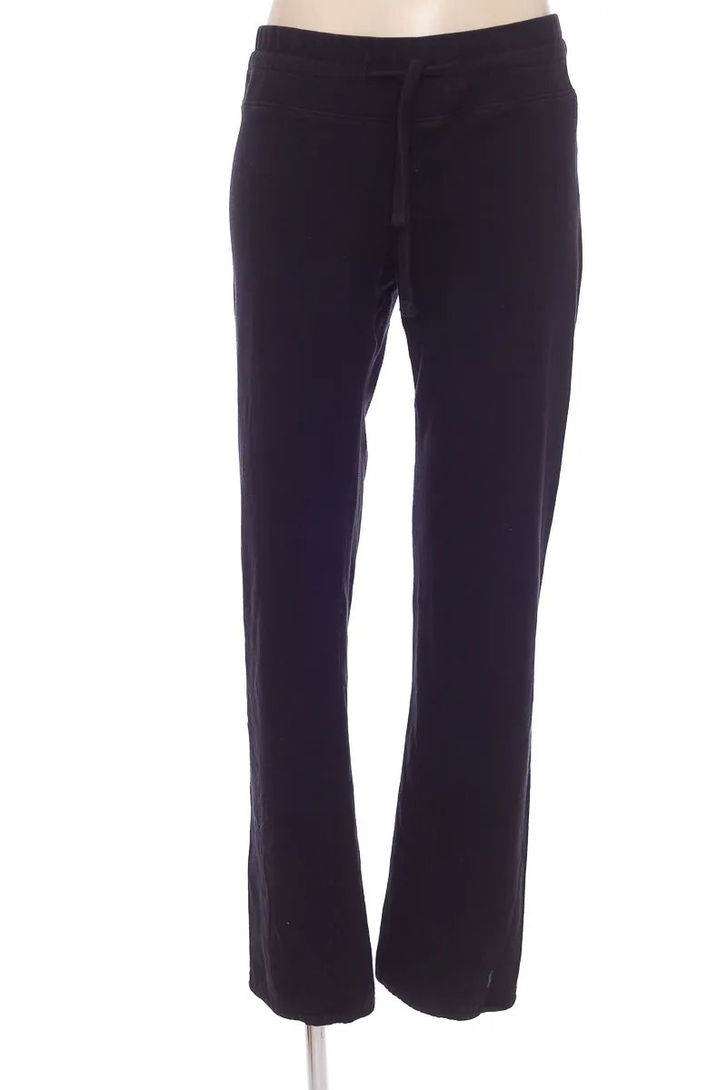 PANTALóN COLOR NEGRO  CLOSEANDO