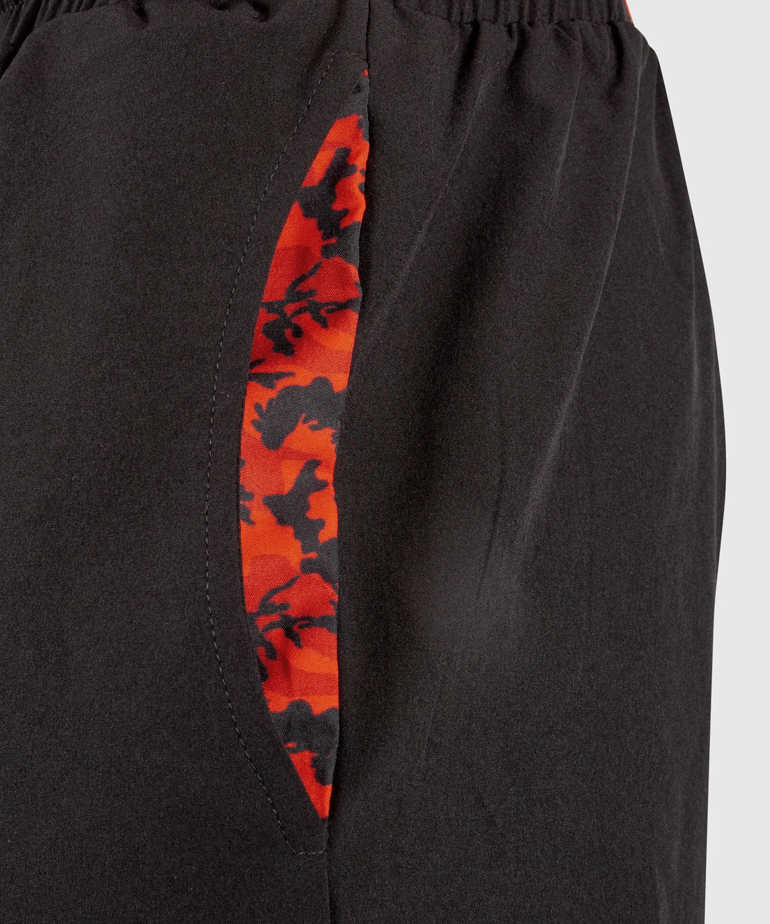 PANTALóN CORTO DE ENTRENAMIENTO VENUM CLASSIC  NEGRO/ROJO