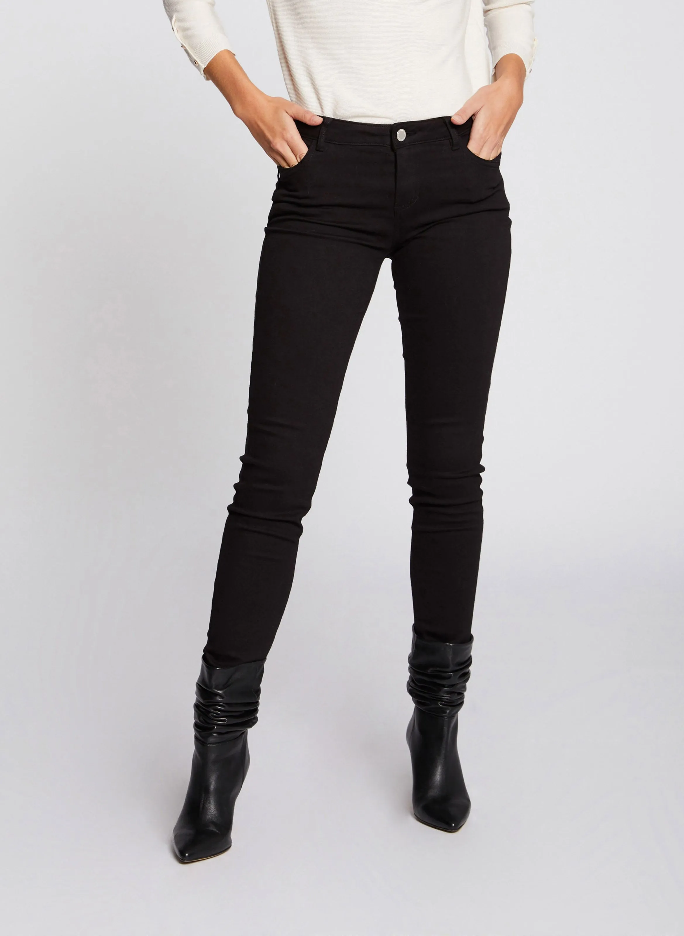 PETRA  PANTALóN SKINNY DE TALLE BAJO EN NEGRO