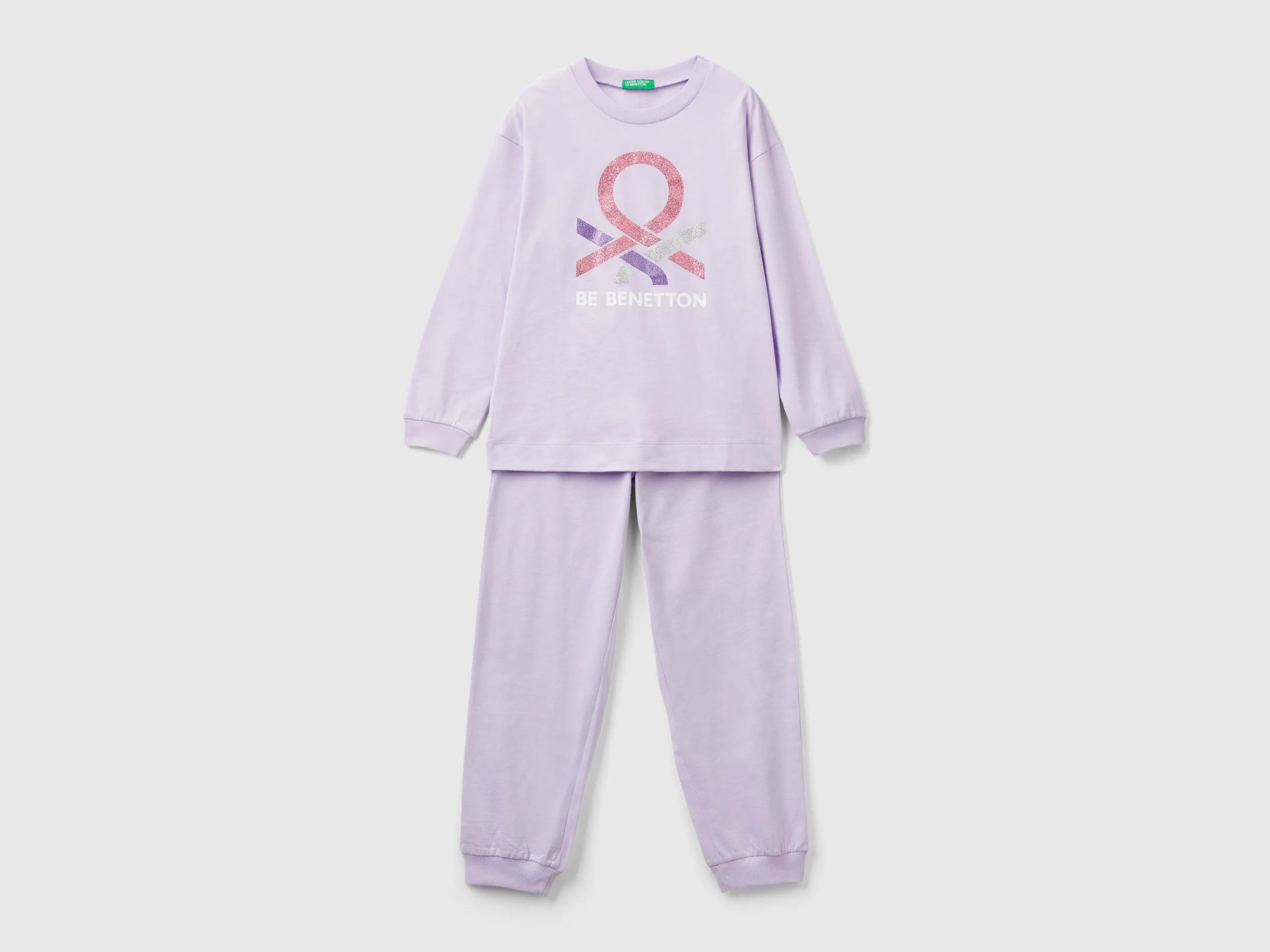 Pijama largo lila con logotipo de glitter