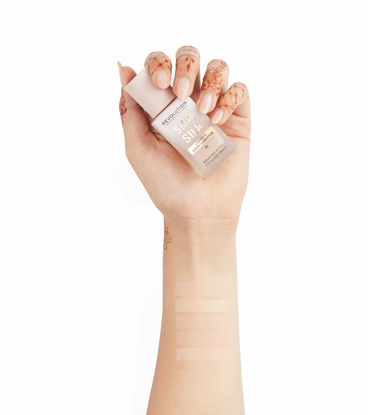 REVOLUTION  BASE DE MAQUILLAJE SKIN SILK SERUM FOUNDATION  F8.5