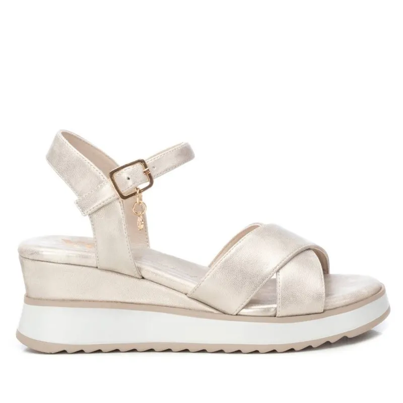 Sandalia de mujer XTI 142868 Oro