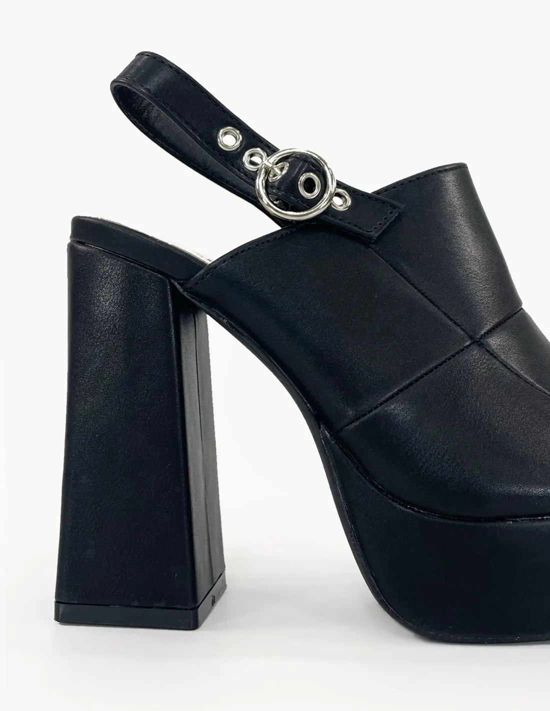 Sandalia negra | Mabel