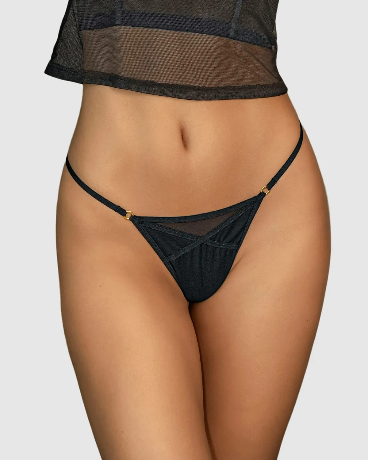 Tanga brasilera con detalles en tul