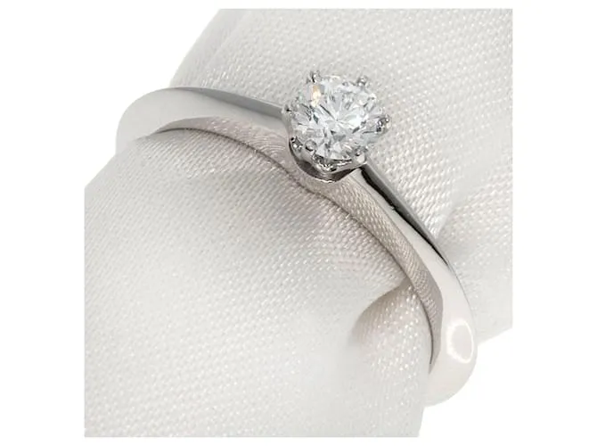 Tiffany & Co Anillo de diamante Tiffany Solitaire con borde afilado 