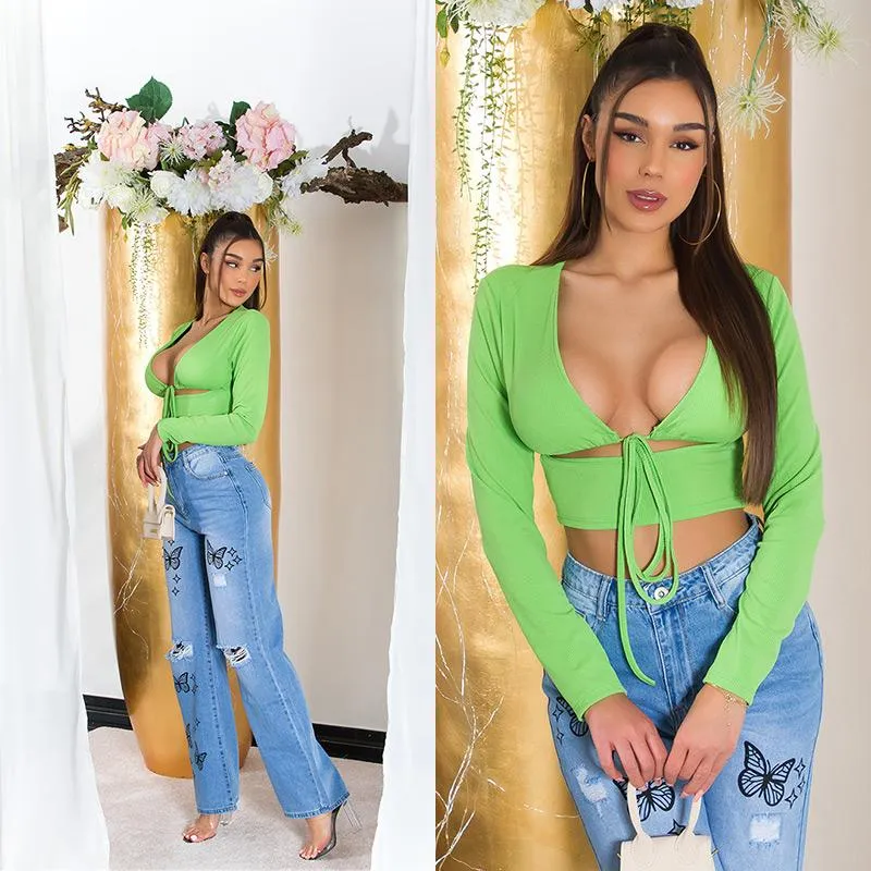 Top corto con aberturas de verano verde