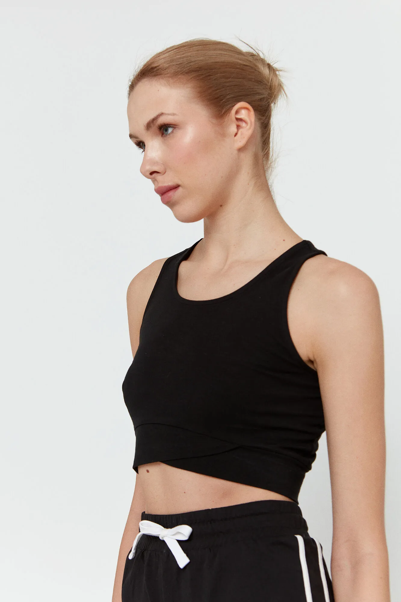 Top deportivo negro 