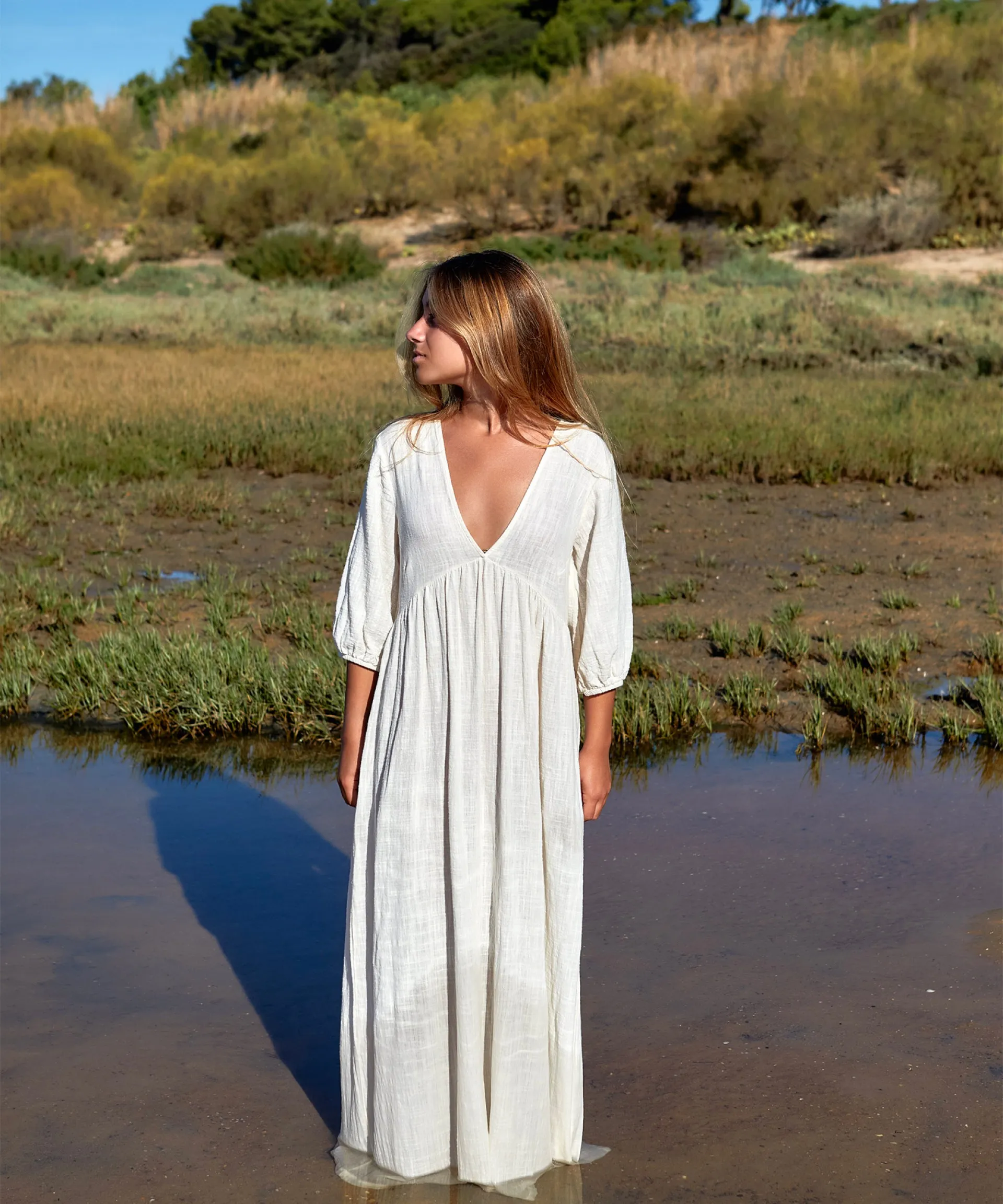 Vestido con escote delantero y trasero | Textile Art