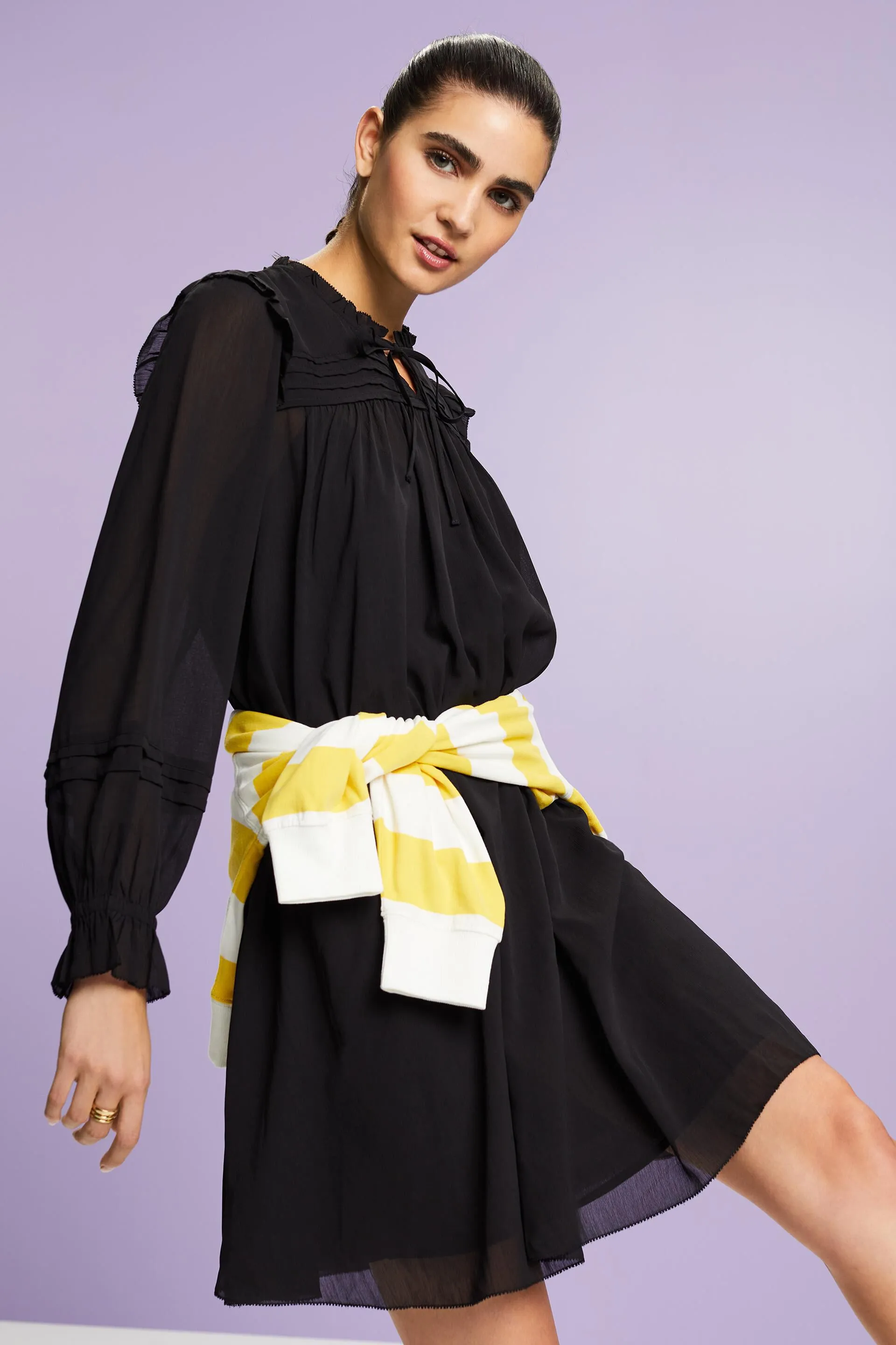 Vestido corto de gasa de crepé