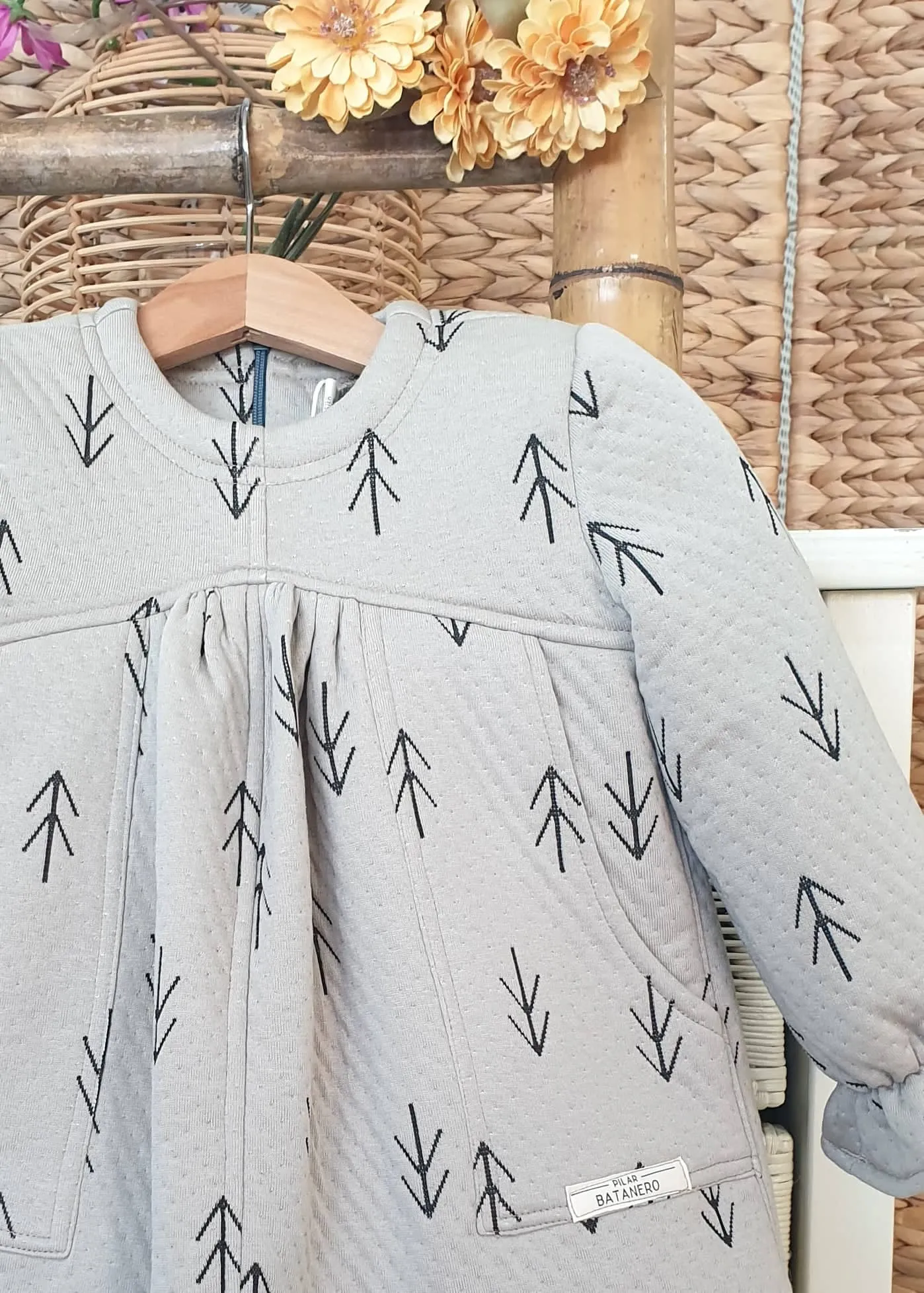 Vestido niña flechas negras R190525