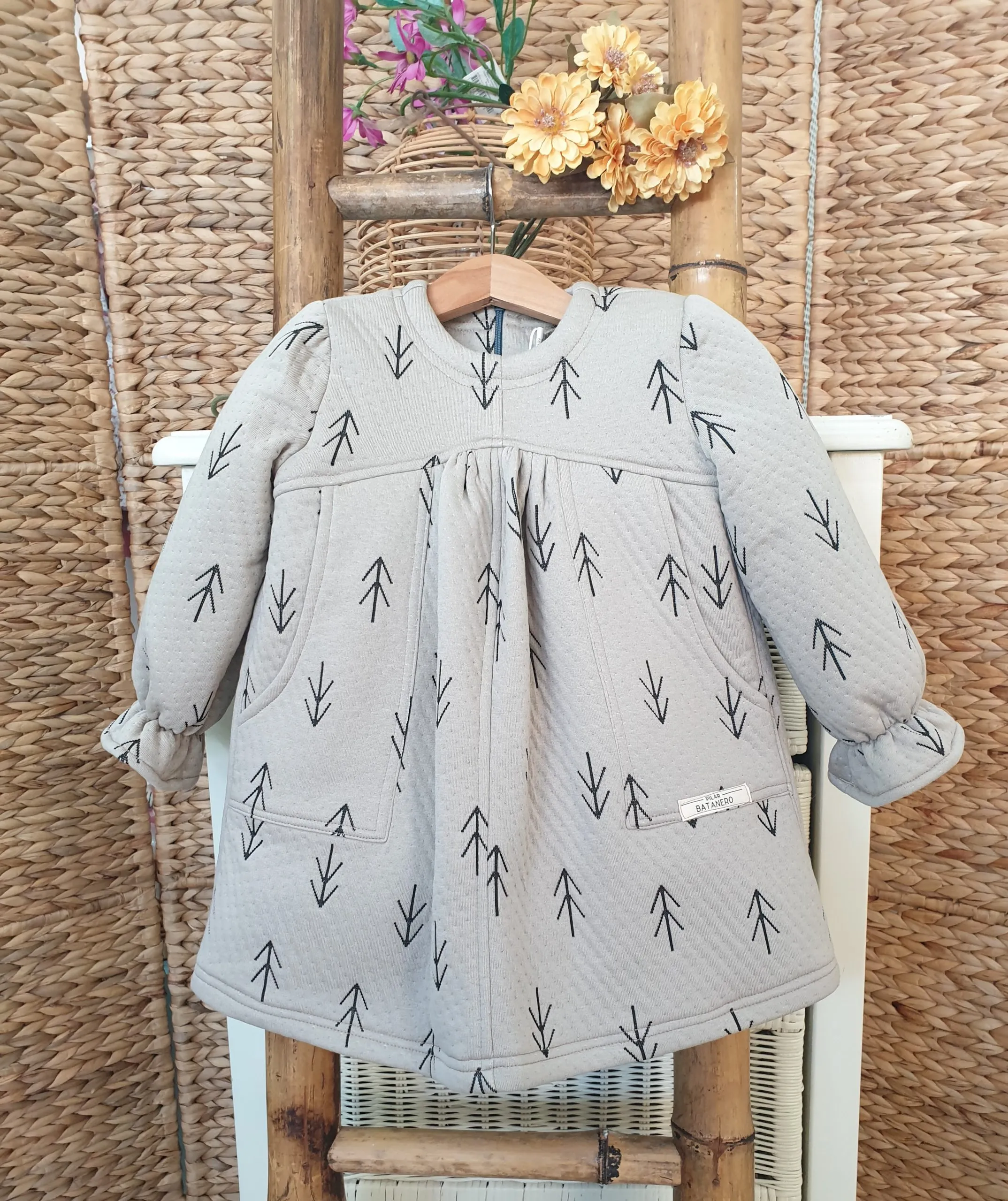 Vestido niña flechas negras R190525