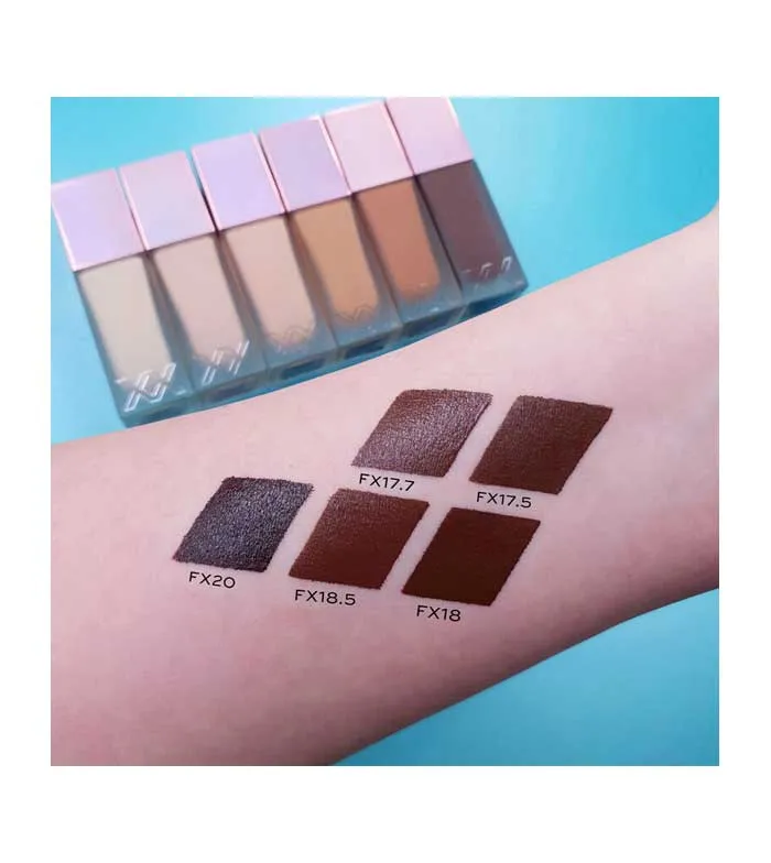 XX REVOLUTION  BASE DE MAQUILLAJE GLOW SKIN FAUXXDATION  FX18