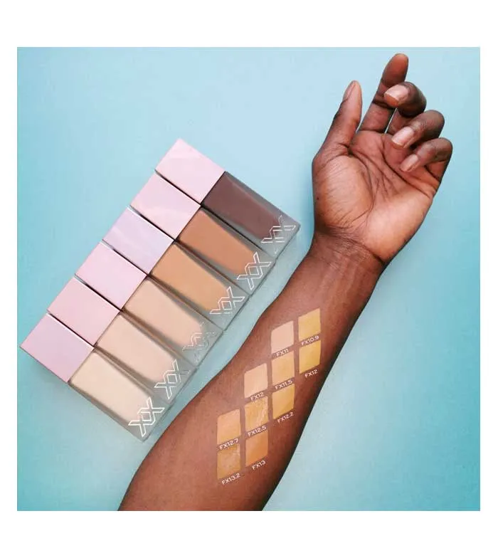 XX REVOLUTION  BASE DE MAQUILLAJE GLOW SKIN FAUXXDATION  FX18
