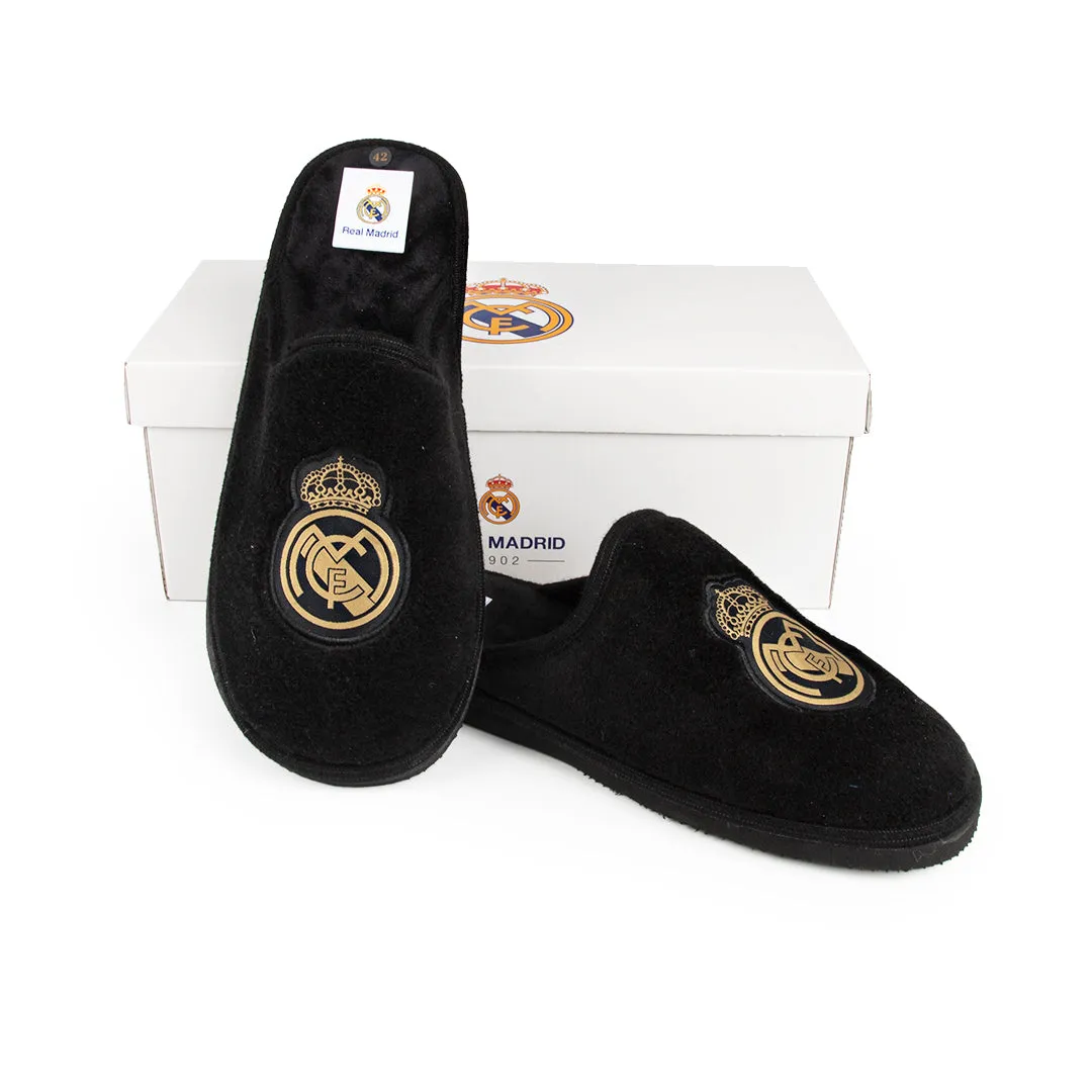 ZAPATILLAS DE CASA REAL MADRID OFICIALES TEMPORADA 2425 (LIGERAS) EN SUATEX NEGRAS
